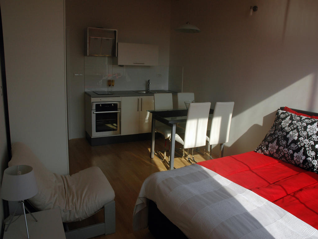 Ai Apartments Λιουμπλιάνα Δωμάτιο φωτογραφία
